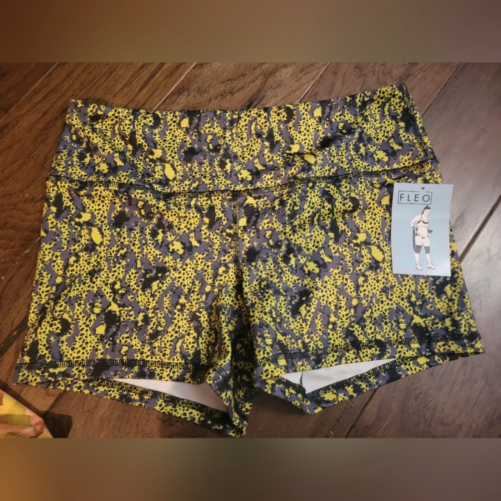 FLEO shorts